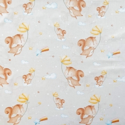 100% Baumwolle Eichhörnchen mit Blumen auf grau-beigem Hintergrund  