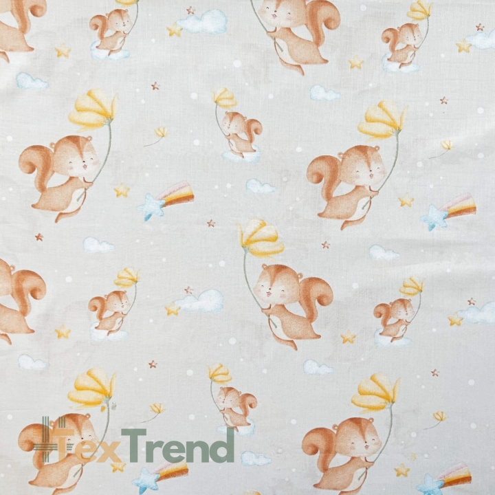 100% Baumwolle Eichhörnchen mit Blumen auf grau-beigem Hintergrund  