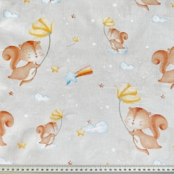 100% Baumwolle Eichhörnchen mit Blumen auf grau-beigem Hintergrund  