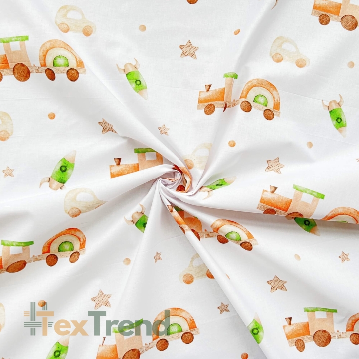 100% Baumwolle Züge und Holzspielzeug auf weißem Hintergrund  