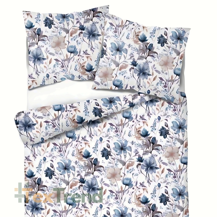 Muster-Satin aus Baumwolle mit blau-beigen Blumen auf weißem Hintergrund  