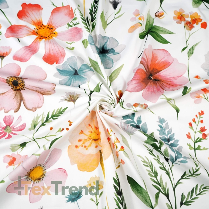 Muster-Satin aus Baumwolle mit rosa-apricot-türkisen Wiesenblumen auf weißem Hintergrund  