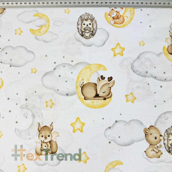 Baumwolle 100% Tiere auf gelben Monden und Wolken auf weißem Hintergrund  