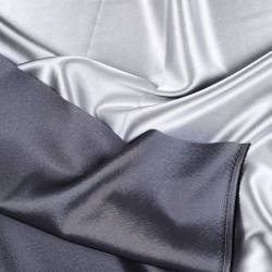 Zweifarbige Bekleidungsstoff Satin / Taft - Silber mit lila Reflexen 56