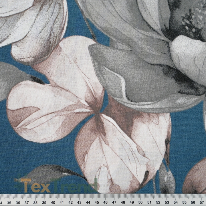 100% Baumwolle große beige Magnolienblüten auf jeansfarbenem Hintergrund  