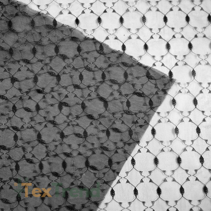 Schwarzer bestickter Chiffon