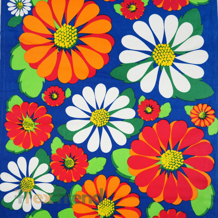 Liegegewebe große Blumen auf saphirblauem Hintergrund