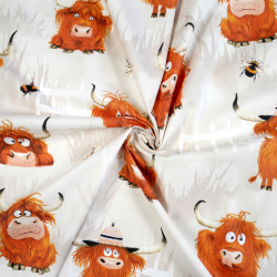 100% Baumwolle Tiere Kühe auf beigem Hintergrund