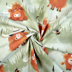 100% Baumwolle Tiere Kühe auf olivgrünem Hintergrund