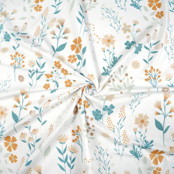 100% Baumwolle blumige Wiese beige auf weißem Hintergrund