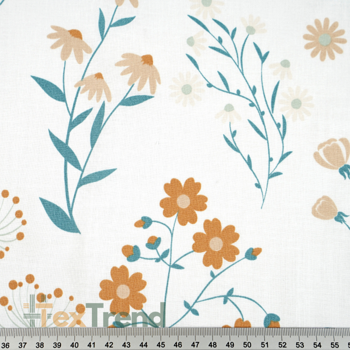 100% Baumwolle blumige Wiese beige auf weißem Hintergrund
