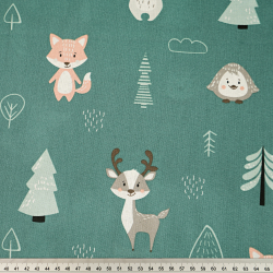 100% Baumwolle mit Tieren und Bäumen auf salbeigrünem Hintergrund