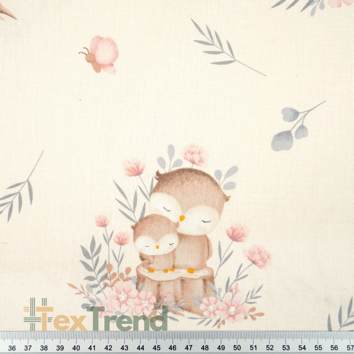 100% Baumwolle Eulen mit Blumen auf hellpfirsichfarbenem Hintergrund