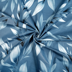 100% Baumwolle blaue Blätter auf jeansfarbenem Hintergrund - 220 cm