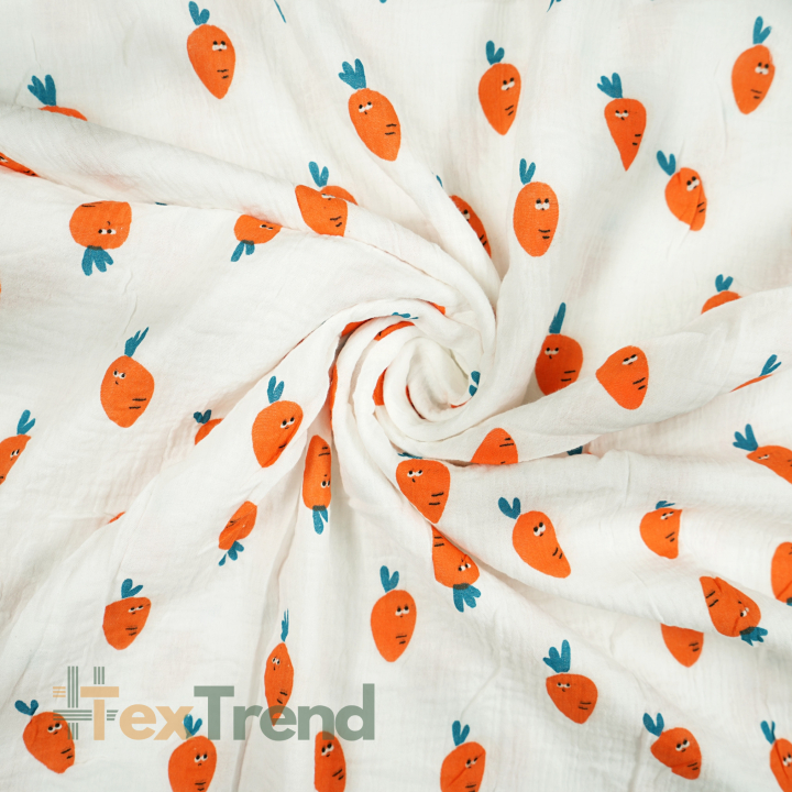 Doppel-Gaze mit Karottenmuster auf weißem Hintergrund