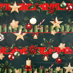 100% Baumwolle mit weihnachtlichen Streifen auf grünem Hintergrund