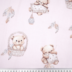 100% Baumwolle mit Bären in Körben auf rosa Hintergrund