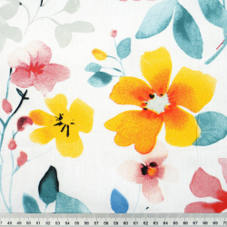 100% Baumwolle mit rot-gelben Blumen und türkisfarbenen Blättern auf weißem Hintergrund