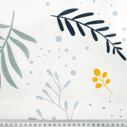 100% Baumwolle mit salbeigrünen und gelben Blättern auf weißem Hintergrund