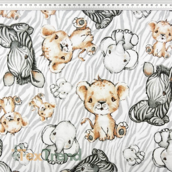 Flanellstoff / Baumwollflanell – weich – Zebras Löwen und große Elefanten beige auf weiß-grauem Hintergrund