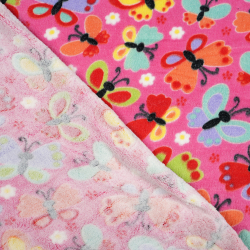 Kuschelfleece Stoff – Kinder Muster -  Bunte Schmetterlinge auf rosa Hintergrund