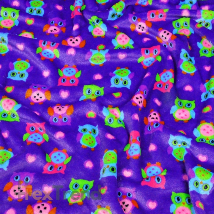 Kuschelfleece Stoff – Kinder Muster -  bunte Eulen auf violettem Hintergrund