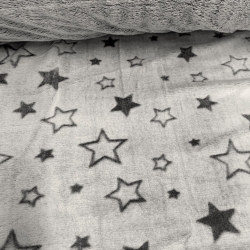 Kuschelfleece Stoff – Kinder Muster - grau doppelseitig Sterne - 220cm