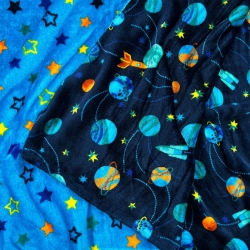 Kuschelfleece Stoff – Kinder Muster - doppelseitig Weltraum und Sterne