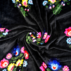 Kuschelfleece Stoff – Kinder Muster - farbigem Łowicki-Muster auf schwarzem Hintergrund