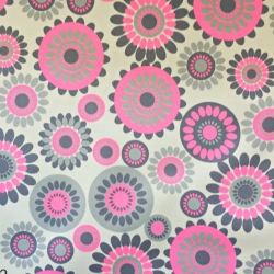 Wasserdichter Stoff / Outdoorstoff – strapazierfähig – Blumen in rosa Kreisen