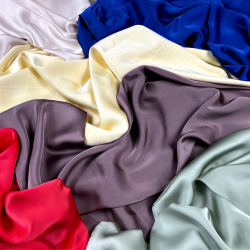 Armani Satin / Künstliche Seide MIX Reste, Endstücke - 0,5 kg