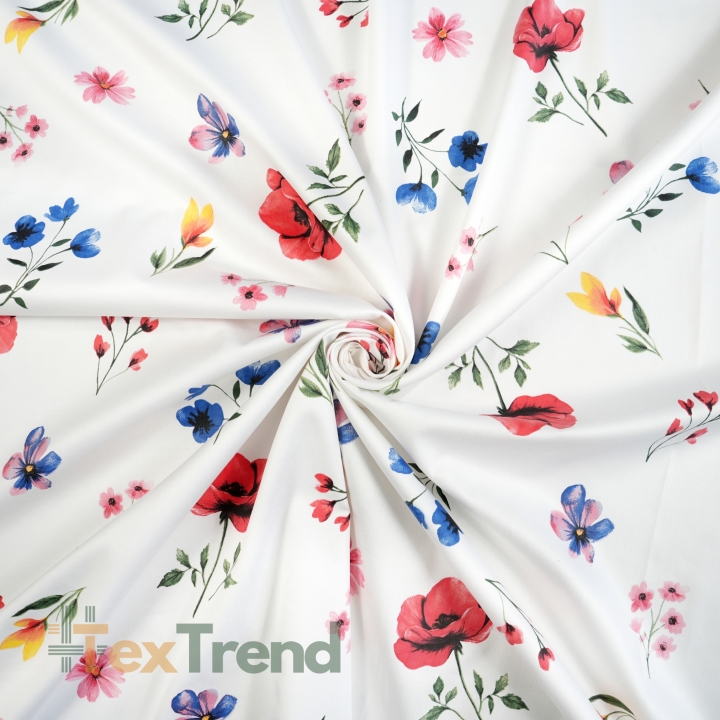 Bunte Baumwollsatin mit Blumenmuster auf weißem Hintergrund