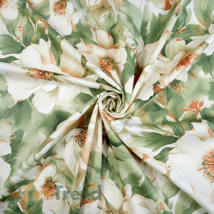 Baumwollsatin mit Pfingstrosenmuster in Grün-Beige