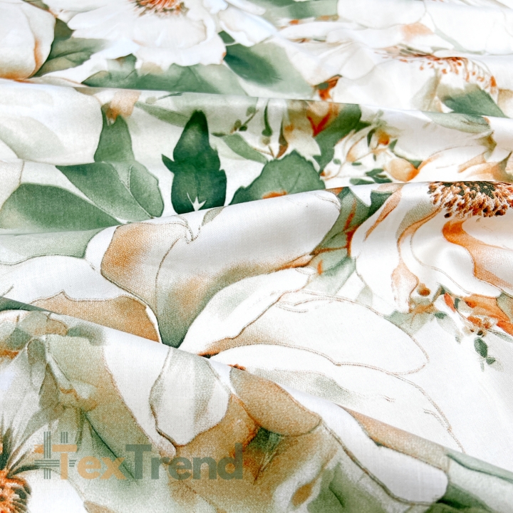 Baumwollsatin mit Pfingstrosenmuster in Grün-Beige